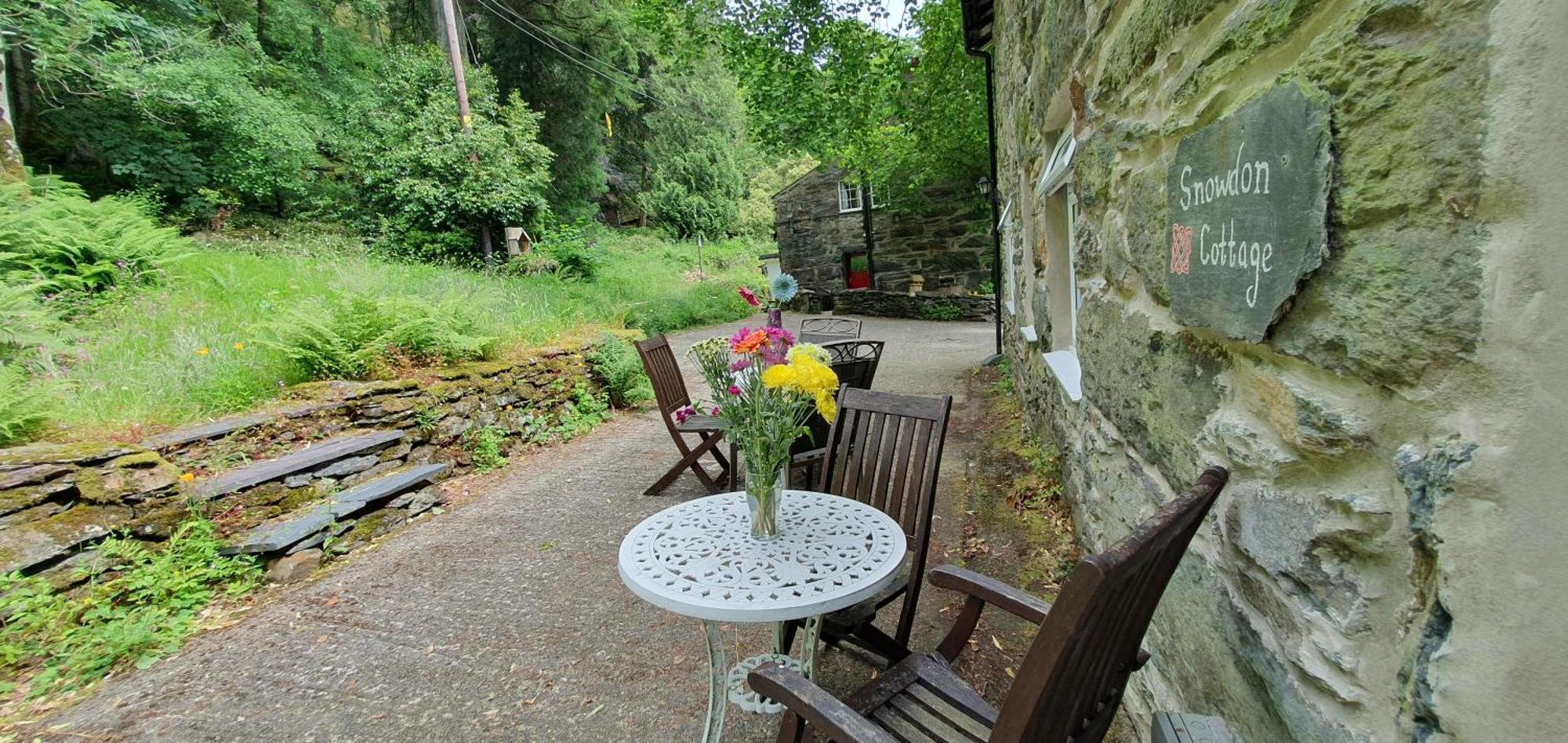 Red Dragon Cottages Nr Mt Snowdon Beddgelert Exterior photo